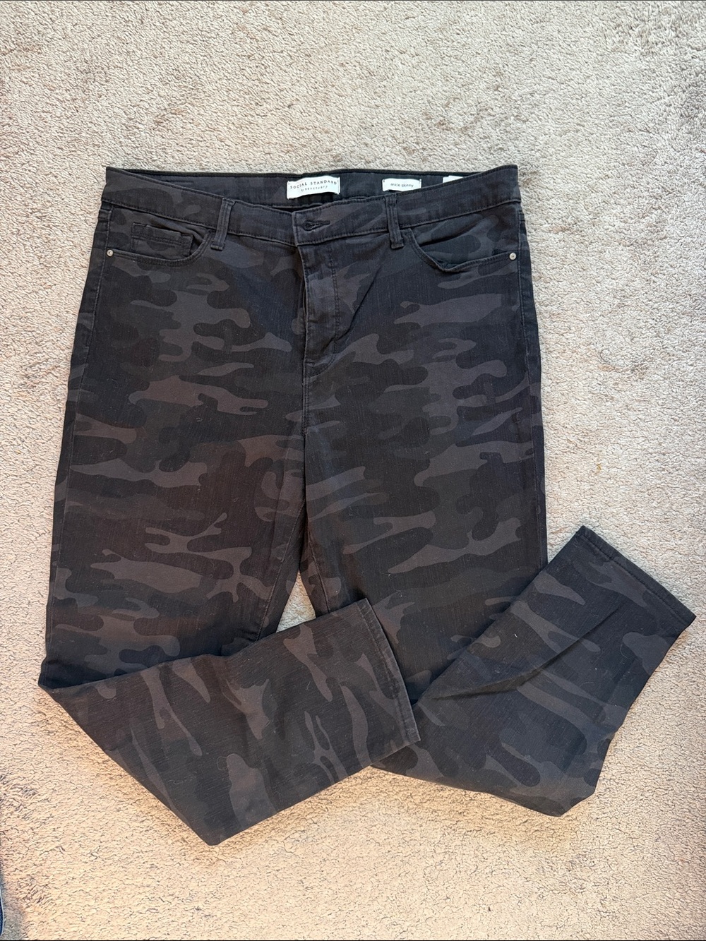 Social Standard by Sanctuary Size 16 Black Camo Ankle Skinny Jeans Stretch Pant